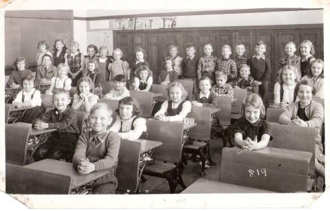 Grade 3....1953-54--3rd row, 4 back