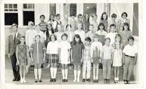 1969 4th grade pic Ms's Smiths class