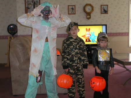 Erik, Dylan & Matthew - Halloween 2008.