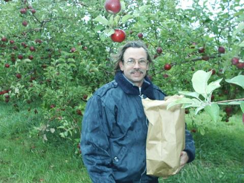 Kevin picking apples