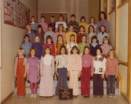 mrs beattys  4th grade class 1976