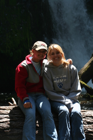 Kerstyn & Amanda on Mother's Day Hike 2007