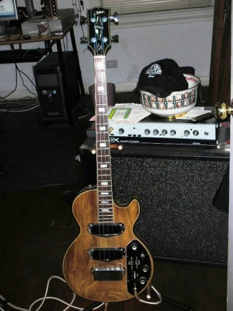 Les Paul Triumph Bass