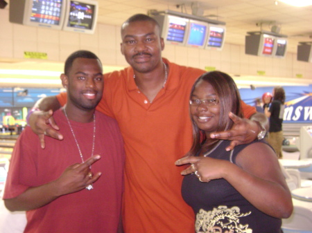 family bowling reunion-labor day 2008 (15)