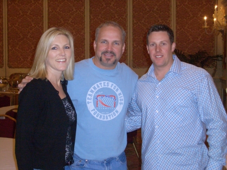 Me and my hubby hangin' with Garth