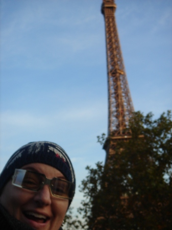 Danielle under the Eiffel