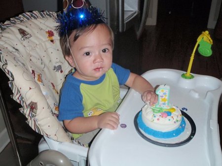 Alex eating birthday cake 10-17-08