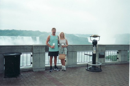 Mike & Roberta at Niagra Falls