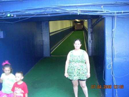 wife and kids near tunnel Tx Stadium