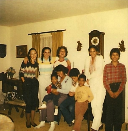 all_of_the_cousins_(thanksgiving_1981)[1]