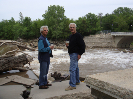 Rich, Ron and coffee at Cottonwood falls 1