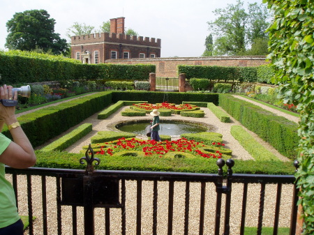 garden at hampton ct. palace