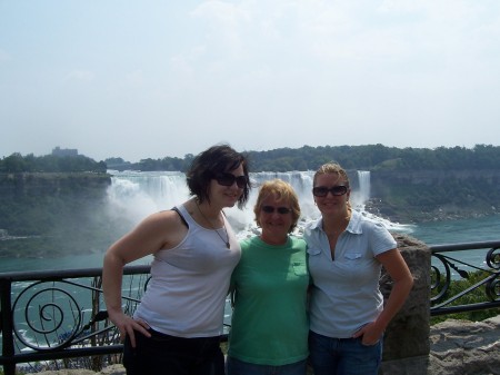 Nikki, mom, me in Niagara Falls