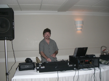 our awesome dj-  jeff from neon nights