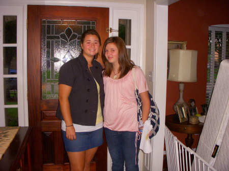 Kaitlin & Taylor - First day of school 8/2008