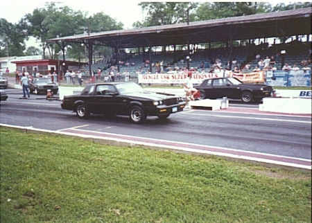 Grand National racing in Kentucky 1990