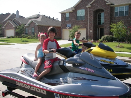 Kiddo's getting ready for the Lake