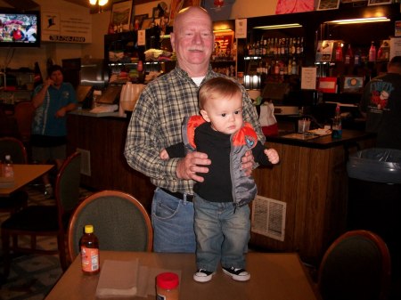 Table dancing at Pell's Crabhouse