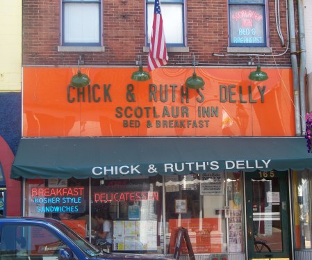 CHICK & RUTHS