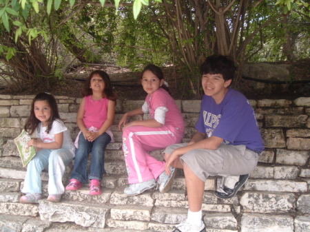 Crissy, Chloe, Nikki and Marc SA Zoo 2008