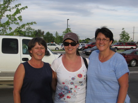 My sister Linda,daughter Joelene & me