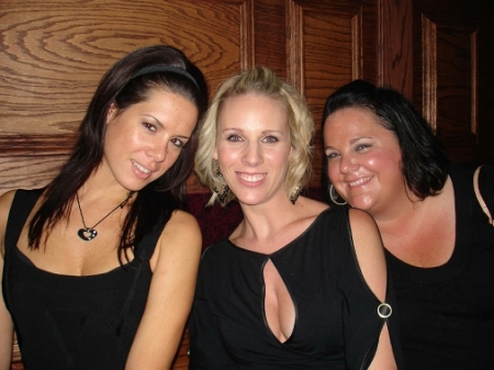 mel, laura and carrie in chi town....