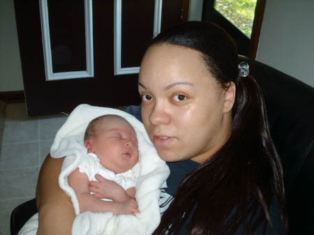 Mama Alyssa with her baby Kee'Lae