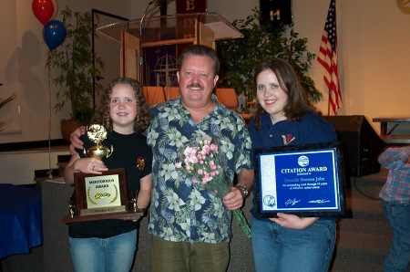 Jon & daughters: Carrie (left),Danelle (right)