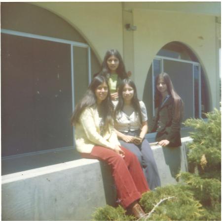 Irene,Virginia,Carmen & Carmen de Leon