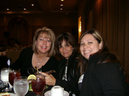 Debbie, Jeannie and daughter Kristie