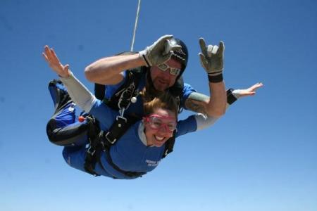 Caris Skydiving - May '08
