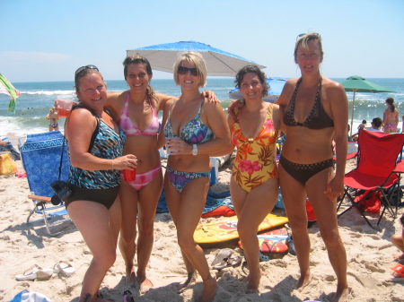 Kelly,Lisa B,ME,Gina&Patty