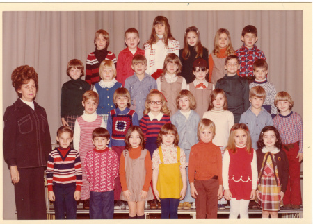 Mrs. SKully&#39;s first Grade Class 1974-75