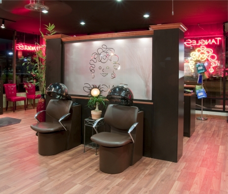 Tangles Salon