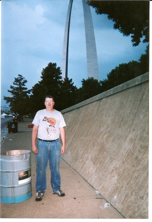 John going to the St. Louis Arch July 2006