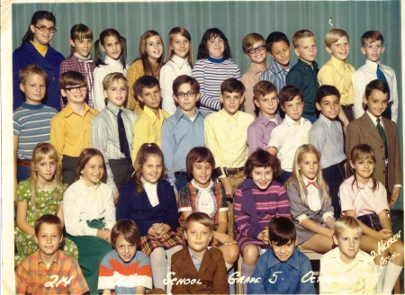 Canty School 5th grade class 1971
