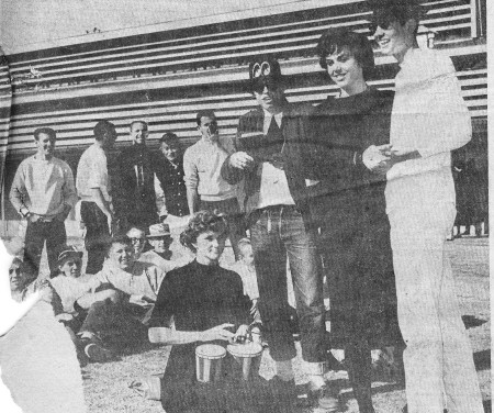Press Courier photo of '60 Seniors Beatnik Day