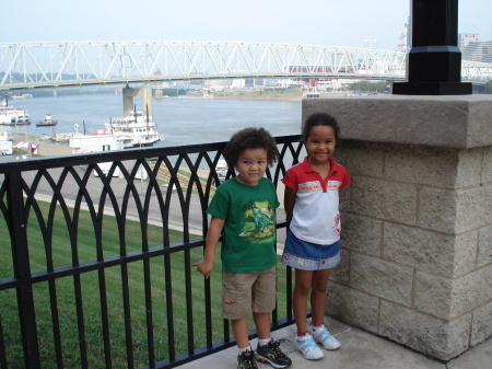 Dominic and Gabriella at Newport Aquarium