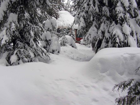 yurt in winter