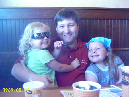 Dad w/Daughters