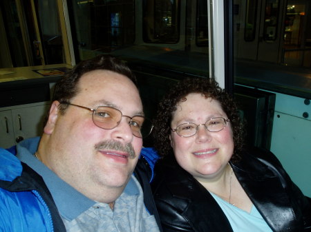 Liz & Vinnie Seattle Monorail 2007
