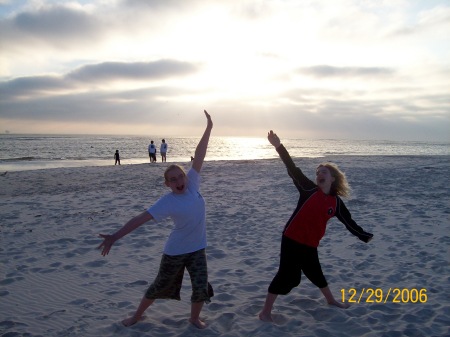 Dauphin Island - Xmas 2006 (Madison & Ashlyn)