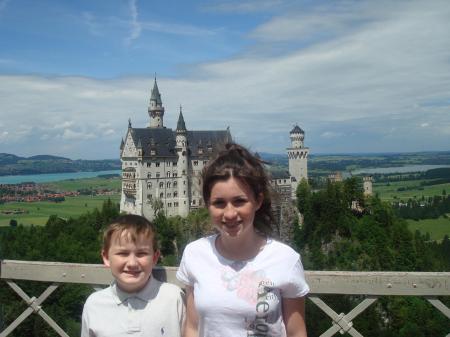 maddie and gramm at neuschwanstein castle