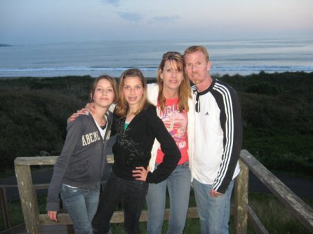 Bodega Bay 2010 Kaycee, Makenna,Me,Ed