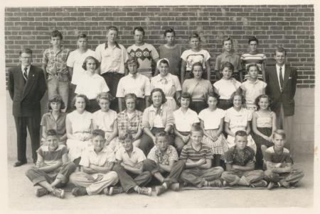 Grades 7 & 8 class 1952