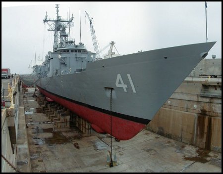 USS McClusky FFG41