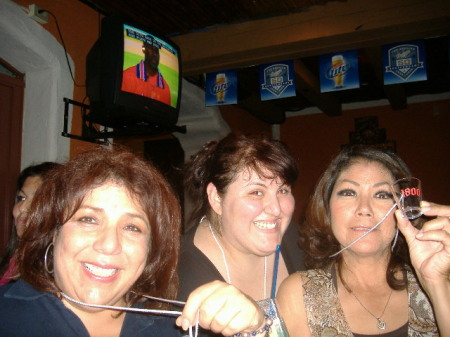 Nancy, Vanessa and Stella Karaoke time