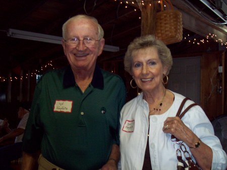 Sue Wills Pomykata and husband  Lloyd