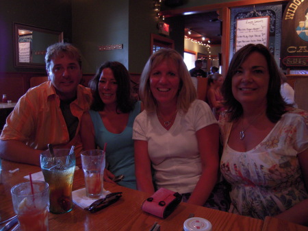 Burt, Tess, Lori and Jill at Widows
