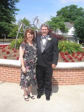 mom and dad at Jeffs Wedding